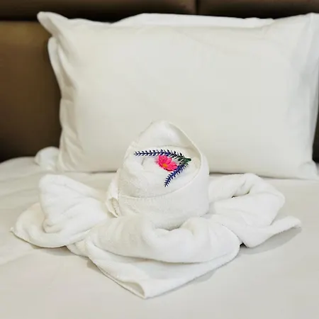 Paradiso B 411 Large Sea View Νεσέμπαρ